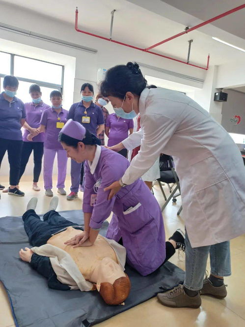 持续提升养老护理服务，让每一位老人都能安享晚年